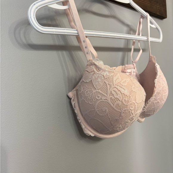 La Vie En Rose Push-up Plunge Demi Pink Lace Bra D32 - Picture 2 of 6